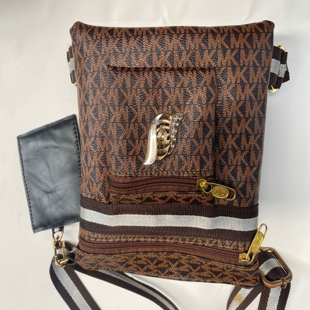 Stylish Geometric Pattern Crossbody Bag with Adjustable Strap